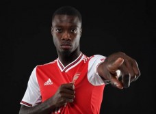 Siapakah Nicolas Pepe? Penyerang yang Memecahkan Rekor Transfer Arsenal & Akan Menyulitkan Mesut Ozil?