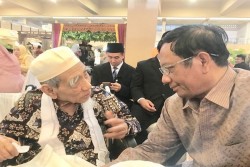Ini Cerita Mahfud MD Saat Dibisiki KH Maimoen Zubair