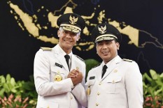 Ganjar Ungkap Pertemuan Terakhir dengan Mbah Moen Sambil Berkaca-Kaca