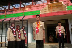 Pramuka Tabur Bunga di TMP Kalibata Jelang Hari Jadi