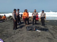 Pemancing Temukan Mayat Tanpa Celana di Pantai Pandansimo