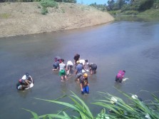 Imbauan Pemkab Kulonprogo Diabaikan, Warga Tetap Cuci Jeroan di Sungai