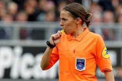 Ini Kisah Perempuan yang Akan Memimpin Laga Piala Super Eropa antara Liverpool dan Chelsea
