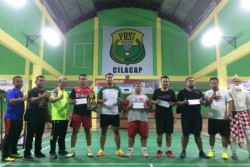  Hino Cemaco Runner Up Turnamen Badminton Otomotif Se-Kabupaten Cilacap