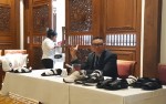 Dokter Ini Bikin Sepatu yang Cocok untuk Jemaah Haji