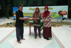 Wadah Besek, Didik Siswa Kurangi Sampah Plastik