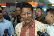 Sandiaga Jalan Kaki ke Tempat Sidang