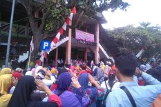 Pedagang, Satpam dan Tukang Becak Ikut Upacara HUT Kemerdekaan RI di Pasar Wates