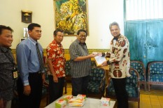DJP DIY Menyerahkan NPWP ke Tepas Panitikismo 