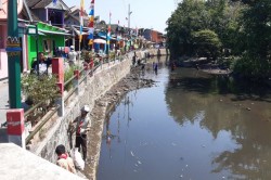 Peduli Lingkungan, Pramuka Bersihkan Gajah Wong