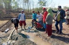 Sumur Bor Mengalir Alami Hebohkan Warga Gunung Kidul