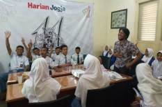 SMPN 4 Pandak dan SMKN 1 Pandak Kunjungi Harian Jogja