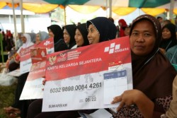Penyaluran Dana Bansos Bakal Gunakan NIK, Ini Pertimbangan Kemendagri 