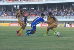 PSIM Mengubah Formasi & Kalah, Aji Santoso Minta Maaf