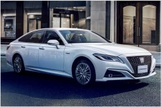 Ini Loh Kelebihan Toyota Crown, Sedan Mewah para Menteri Jokowi 