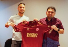 Dibuang PSIM Jogja, Maitimo Naik Kelas & Langsung Dimainkan PSM Lawan Persija