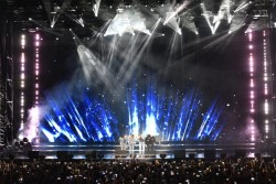 Westlife Hadirkan Konser Megah di Candi Borobudur