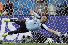 Pindah ke PSG, Keylor Navas Telah Tiba di Paris