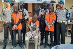 Polisi Lumpuhkan Pembunuh Warga Madiun dengan Tembakan
