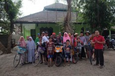 Viral Siswi Berjalan 10 Km Bikin Ponpes Ikut Ketiban Rezeki