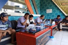 Mengaku Anggota Polda Jateng, 4 Orang Todongkan Pistol di Tempat Hiburan Malam