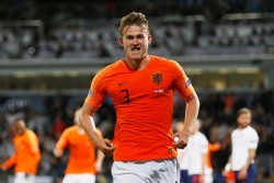 Koeman Kembalikan Posisi De Ligt agar Bisa Tampil Oke di Belanda