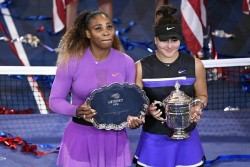 Serena Williams Perpanjang Puasa Gelar