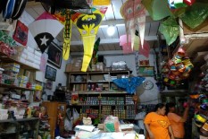 Tetap Bertahan, Toko Ini Setengah Abad Jual Layang-Layang