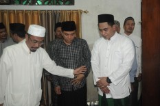 Menag Bacakan Puisi Kerinduan dalam Peringatan 40 Hari Wafat Mbah Moen