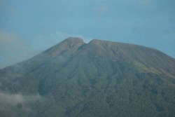 Mbah Rono: Peningkatan Akitivitas Gunung Slamet Tak Perlu Dikhawatirkan