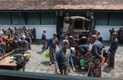 2 Kereta Pusaka Kraton Jogja Dijamas