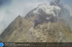 Merapi Keluarkan Awan Panas Pertama sejak Penerapan Status Waspada, Ini Sebabnya