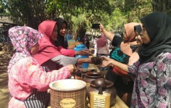 Warga Desa di Bantul Kembangkan Pasar Kuliner Tanpa Kantong Plastik