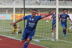 Ubah Formasi Pohon Natal, PSIM Atasi Madura FC Berkat Brace Gonzales