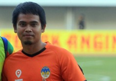 Kembali Jadi Kiper Utama PSIM, Ini Tekad Ivan Febrianto