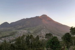Dalam Sehari, Gunung Merapi Alami Empat Kali Gempa Guguran