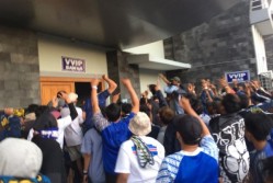 PSIM Dikalahkan Sulut United, Suporter Kepung VVIP Stadion & Tuntut Manajer & Pelatih Mundur