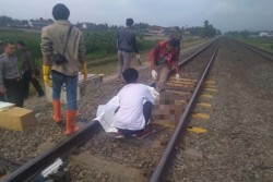 Perempuan Paruh Baya Tewas Tertabrak Kereta Api Setelah Tak Hiraukan Klakson