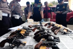 Bawa Senpi, Puluhan Polisi Dites Urine