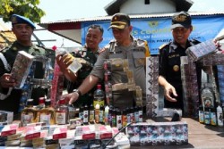 67.000 Batang Rokok Ilegal Dimusnahkan