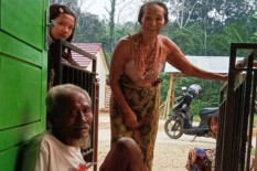 Suku Anak Dalam Kelaparan, Monyet Pun Dimakan