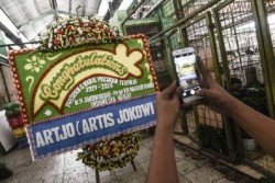 Kediaman Ma’ruf Amin Penuh Karangan Bunga
