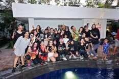 KJ Gelar Zumba Party ala Glow Halloween