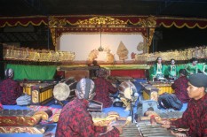 Dalang Cilik Buka Pentas Wayang di Karangwaru