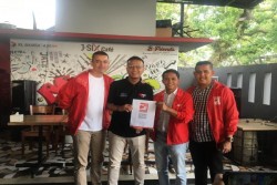 PSI Resmi Kenalkan Faldo Maldini ke Publik