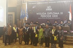 Stikom Gelar Wisuda D-III