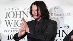 Keanu Reeves Kencani Teman Lama, Ini Sosoknya