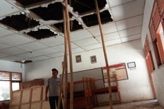 Miris, Ruang Kelas SD di Gunungkidul Ini Disangga Bambu karena Nyaris Ambruk