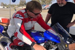 Kembali Memacu Motor Setelah 26 Tahun Lumpuh, Ini Perasaan Legenda MotoGP