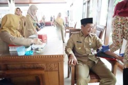 Peringati HKN, Wabup Magelang Ikut Cek Kesehatan Bersama PNS